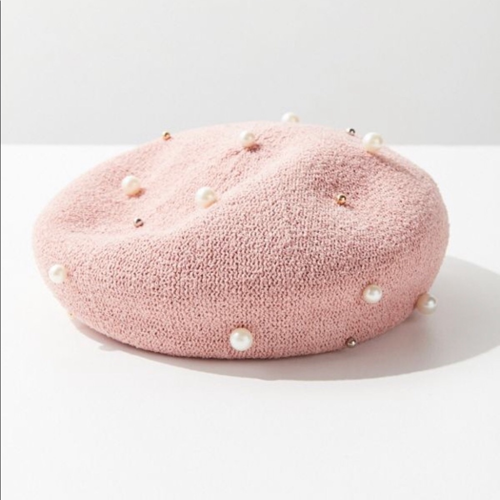Pink pearl embellished beret - Urban Outfitters